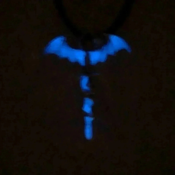 Men’s Dragon & Sword Leather Glow in the Dark Necklace NWT - Picture 1 of 5